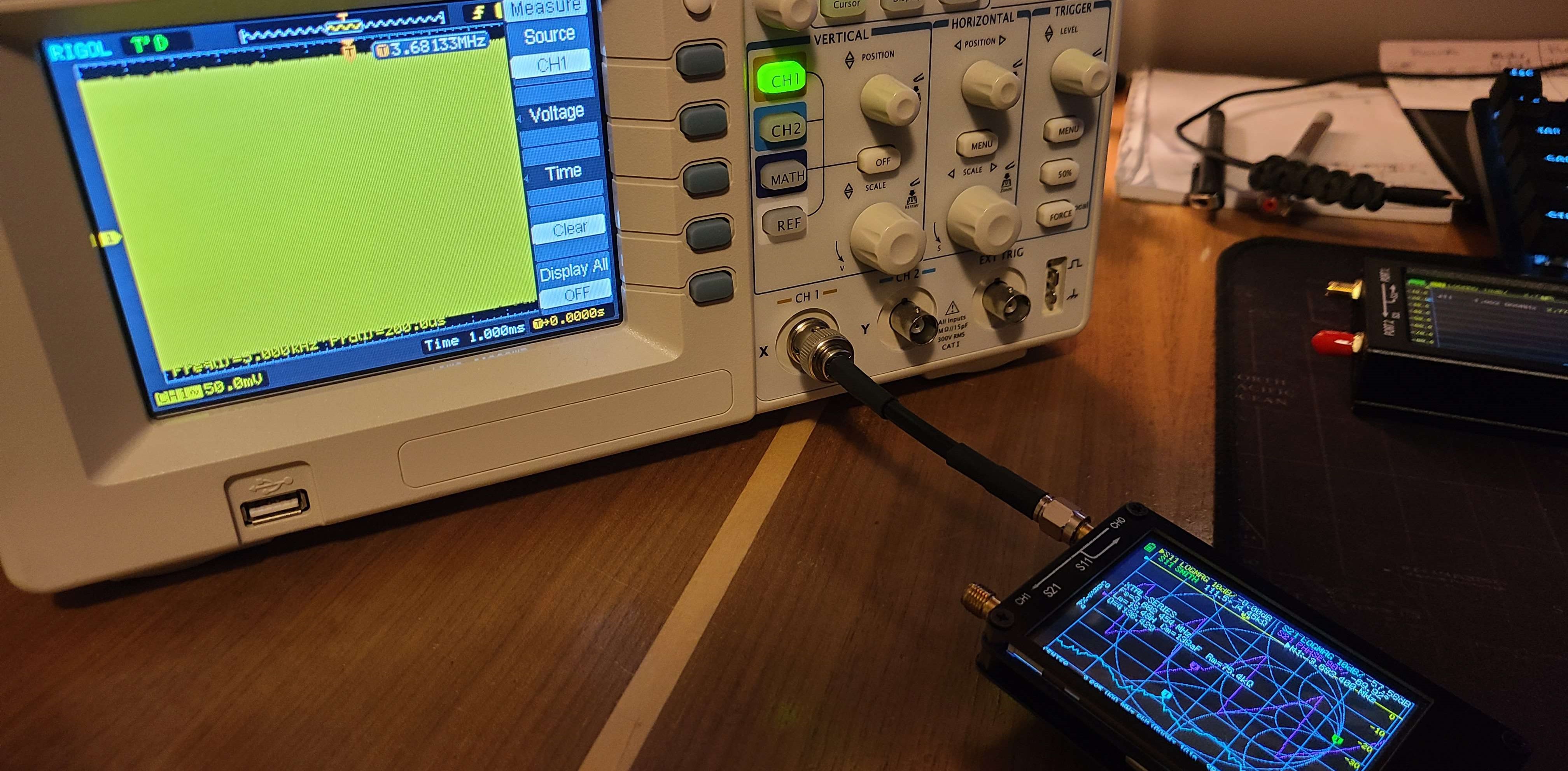 NanoVNA-H v1 Output Waveform