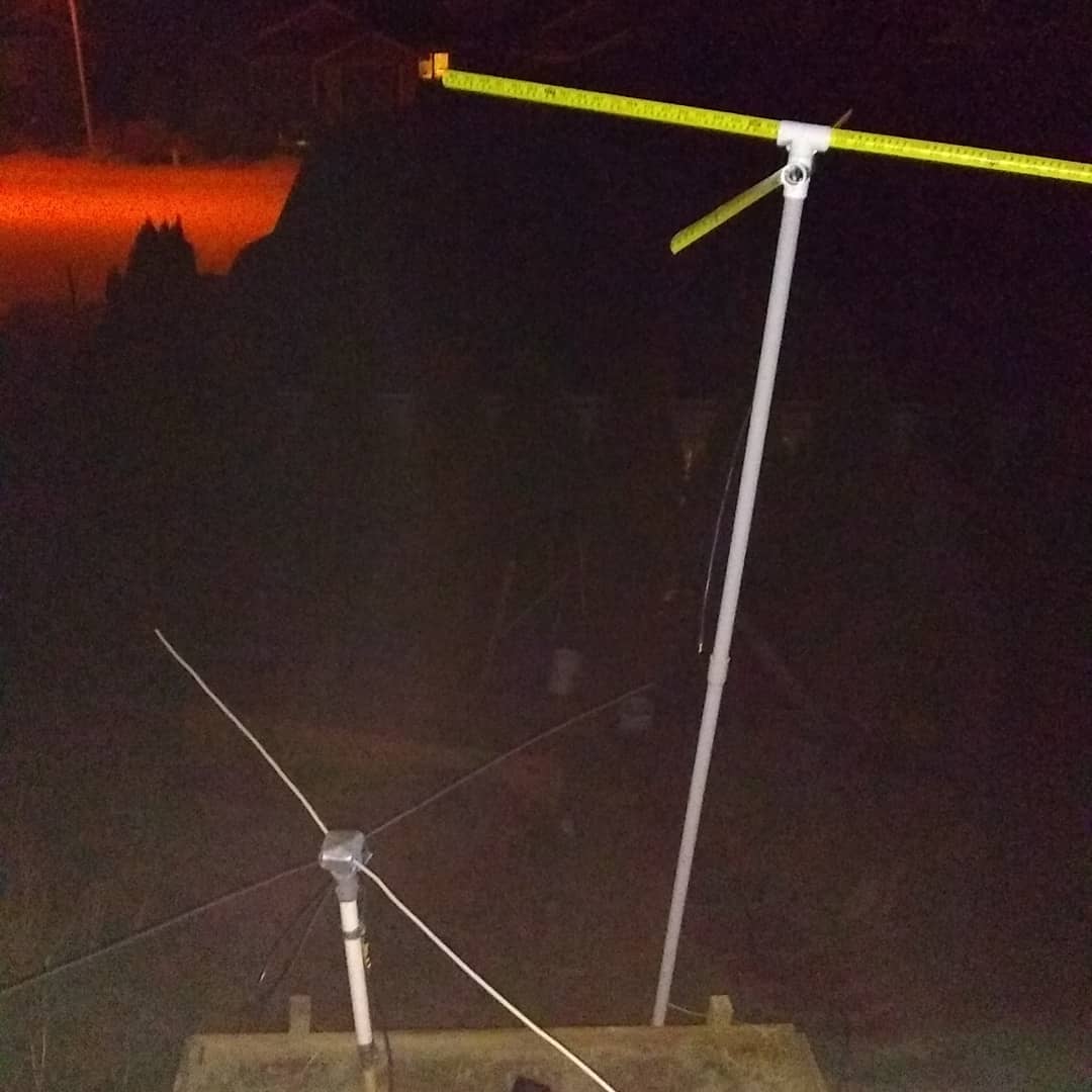 Turnstile antenna v2 next to v1