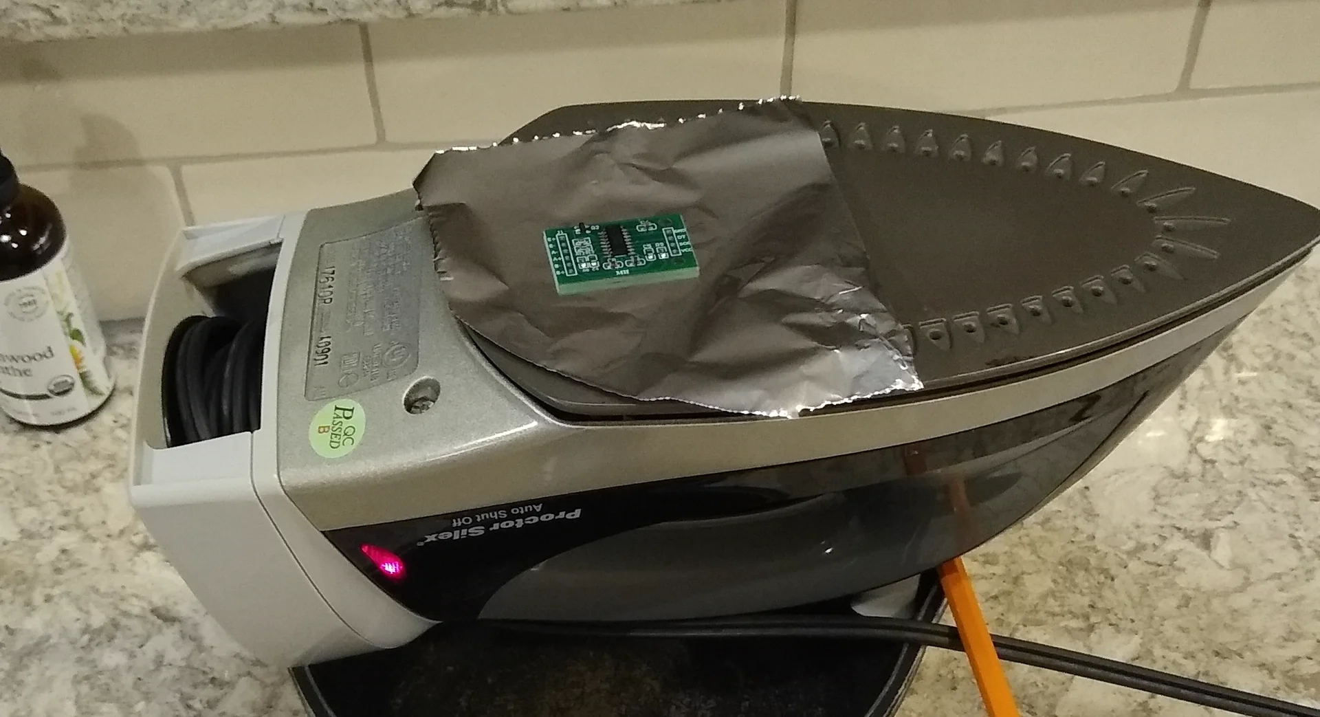 Clothes iron hot plate